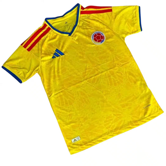 Camiseta Homenaje Tricolor: Ajuste Perfecto Tallas Plus+ Caja de Lujo